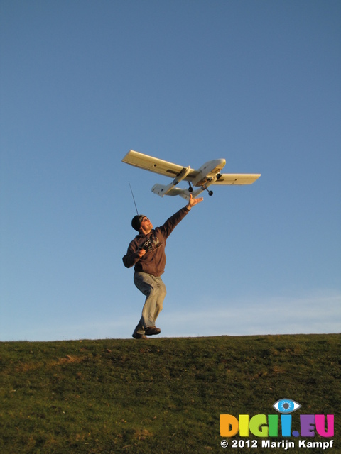 SX22360 Richard with RC plane lifting off